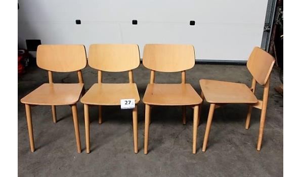 4 houten stoelen